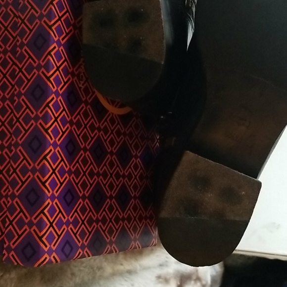 Shoes - Picture 6 of 8